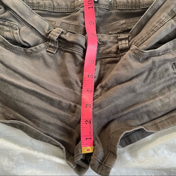 ❤️🔥3/$22❤️🔥 YMI WannaBettaButt army green shorts - Picture 8 of 9